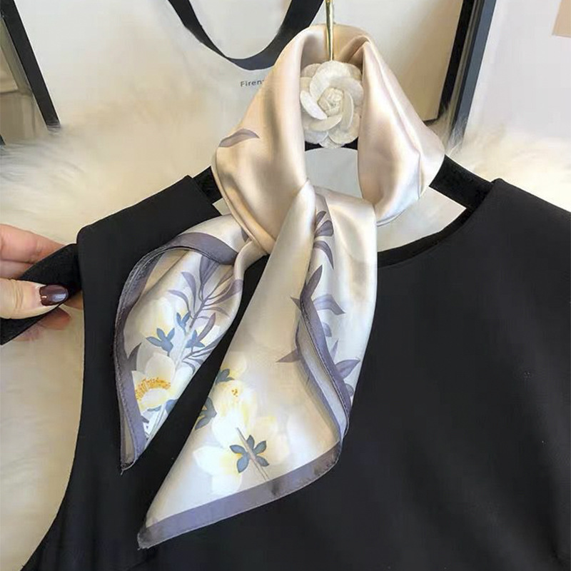 Luxury Bags China - Luxury Flower Pattern Square Silk Scarf