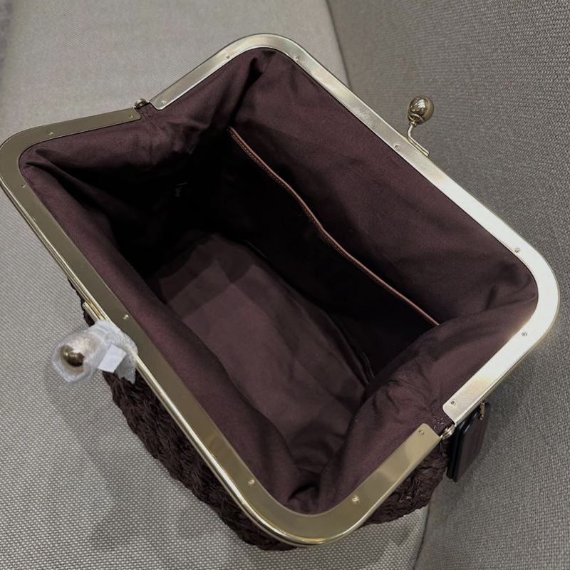 Hand-Woven Kisslock Frame Shou - Luxury Bags Duffle recension och pris
