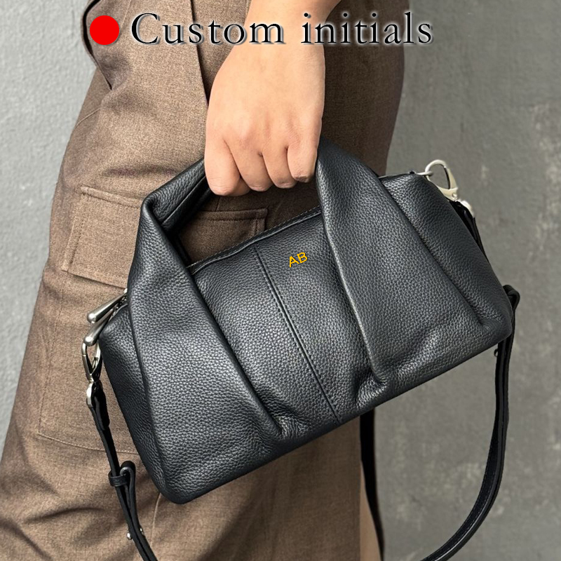 Custom Initials Leather Pillow - Luxury Bags In Japan recension och pris