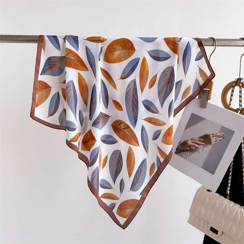 Luxury Brand Print 70cm Square - Luxury Bags Brands recension och pris