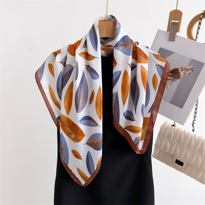 Luxury Brand Print 70cm Square - Luxury Bags Brands recension och pris