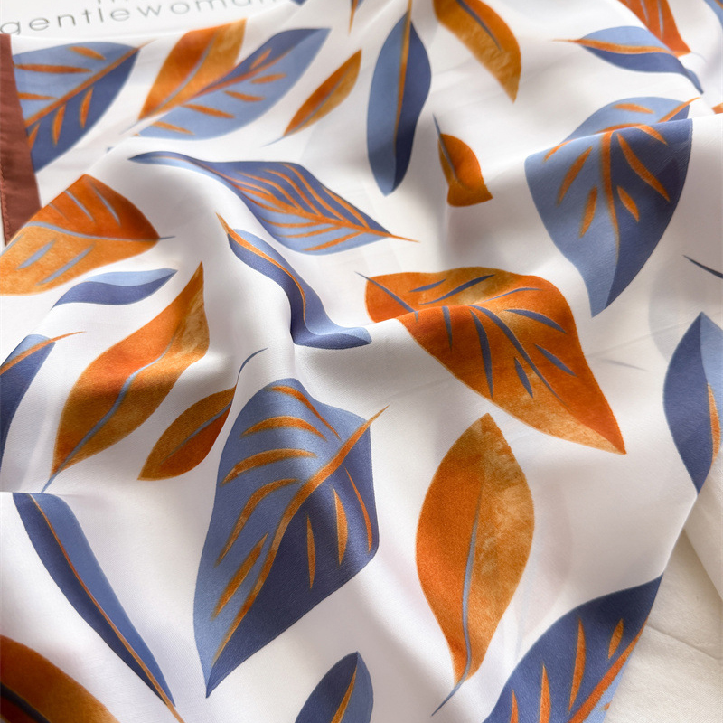 Luxury Brand Print 70cm Square - Luxury Bags Brands recension och pris